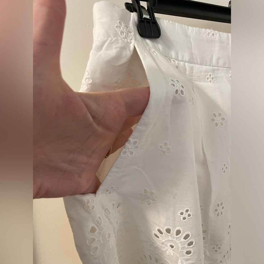 Loft White Eyelet Lined 100% Cotton Shorts With Pockets Size L GUC - Picture 6 of 7
